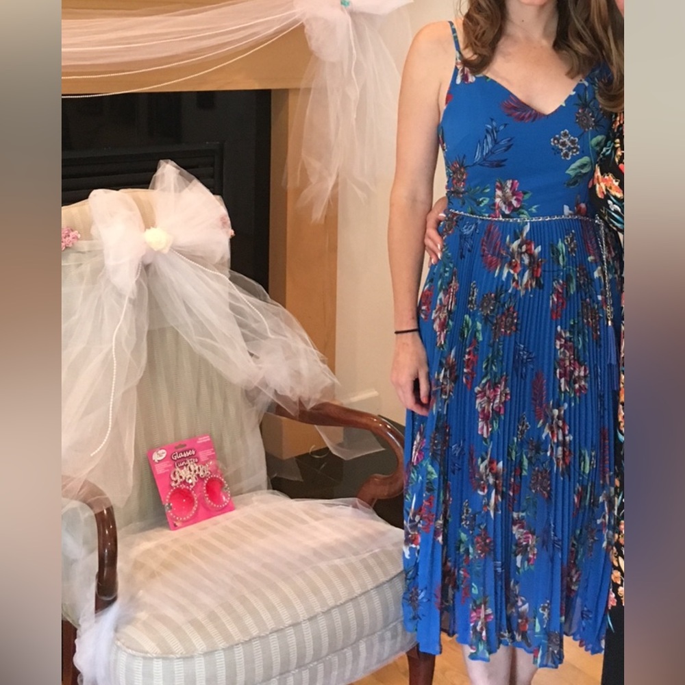 Oasis Pleated Cami Dress in Tropical Print - Blue / US 6